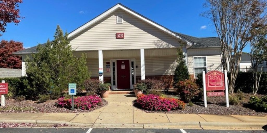 Lawyers Ridge community